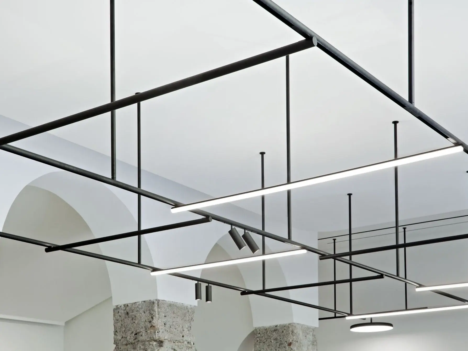 FLOS INFRA-STRUCTURE