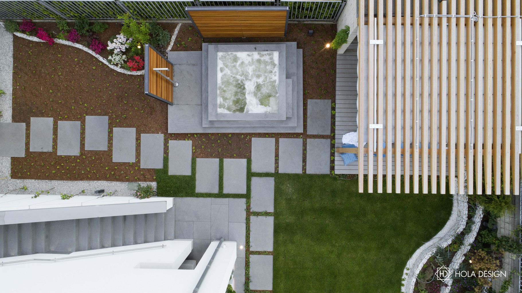 Bliżej świata | proj. Hola Design