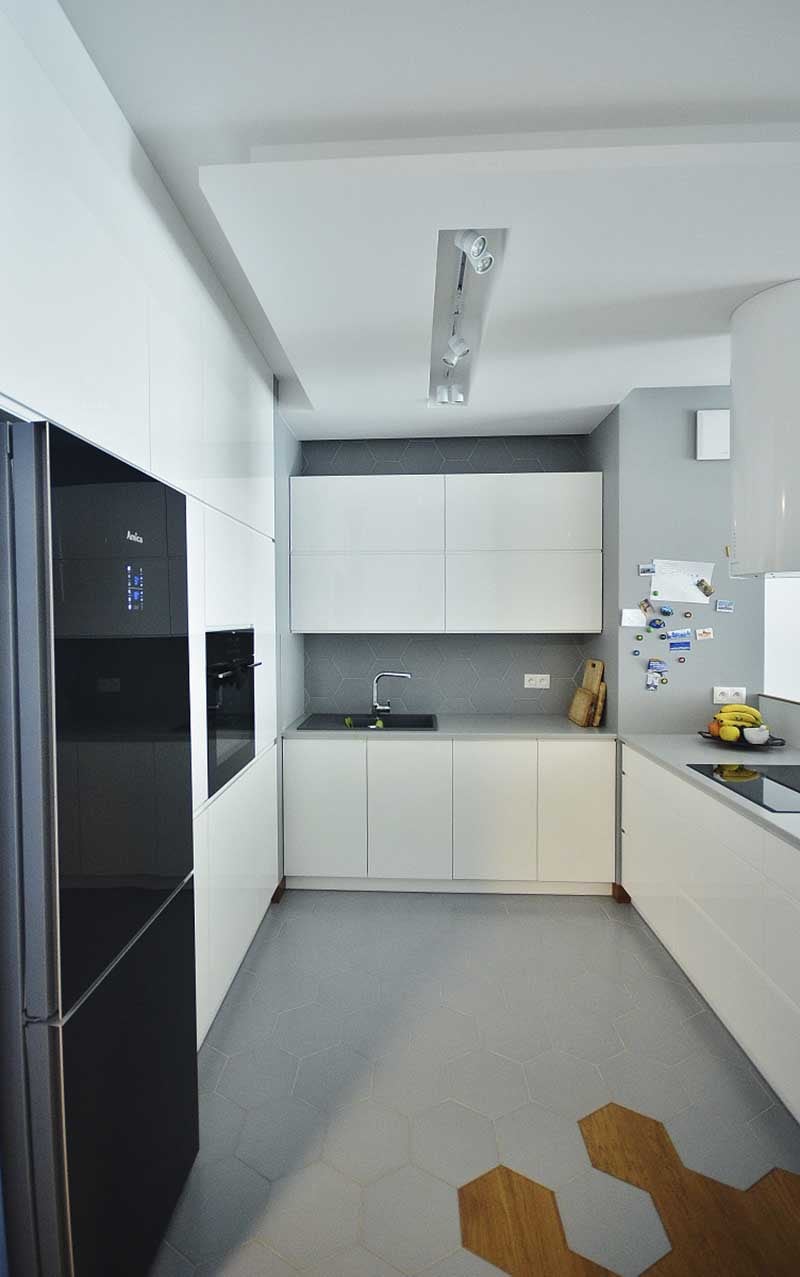 Nowoczesna kuchnia w minimalistycznym duchu | proj. Olivkadesign