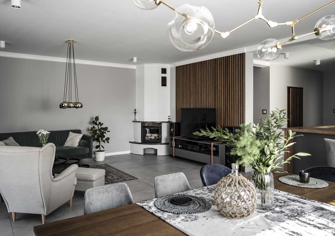 Płytki imitujące beton na posadzce w salonie | proj. Formea Studio