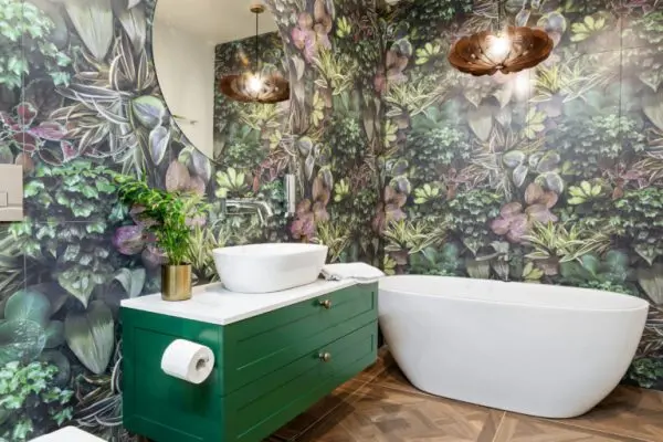 41zero42 paper | zdjęcie theinteriorsaddict.com/before-after-jungle-inspired-tile-sets-tone-for-reno