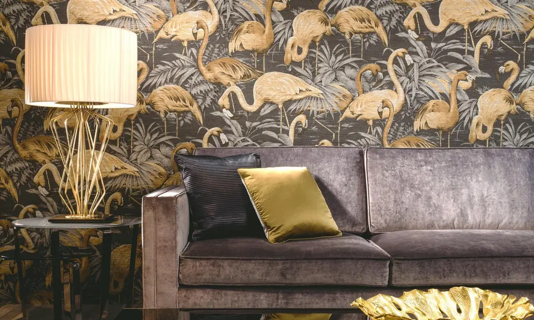 Tapeta w złote flamingi od Arte jest dostępna w naszych showroomach
