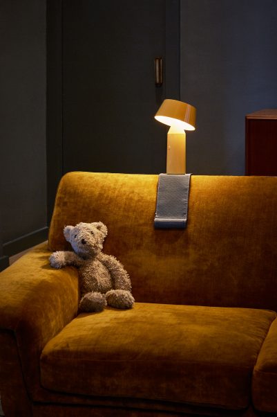 Oświetlenie tworzy klimat | Lampka Bicoca od Marset jest dostępna w naszych showroomach