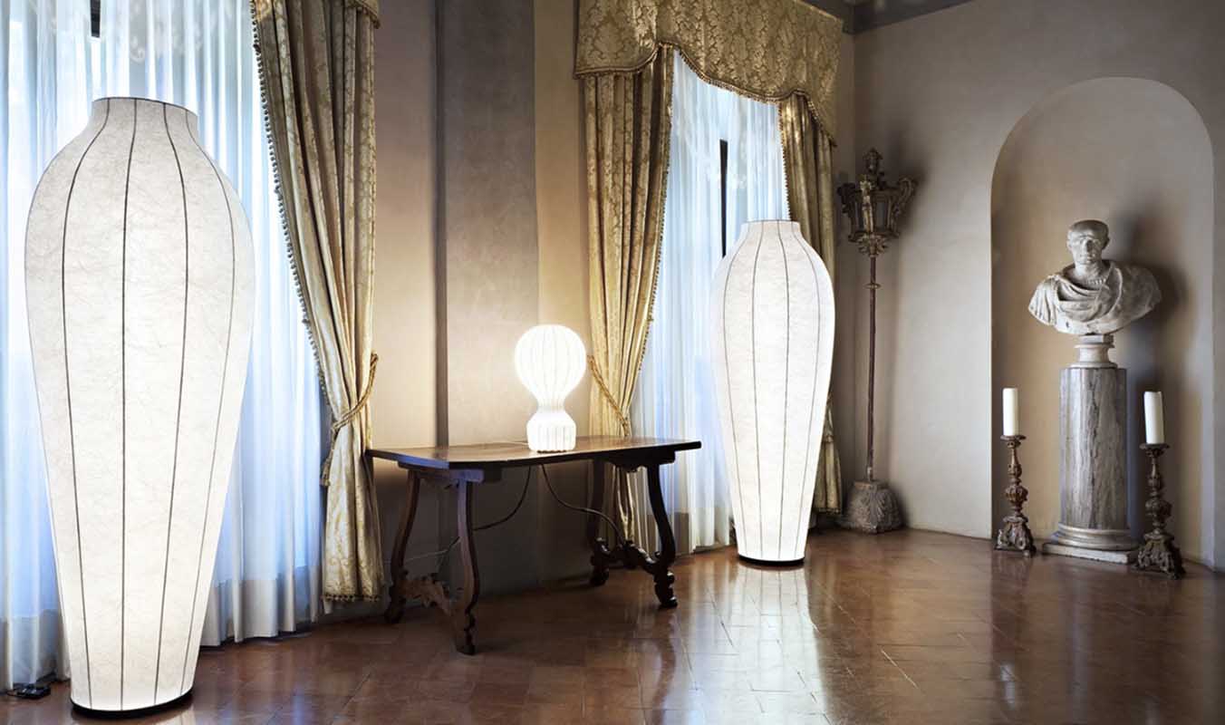 Lampy podłogowe Chrysalis; projekt: Marcel Wanders