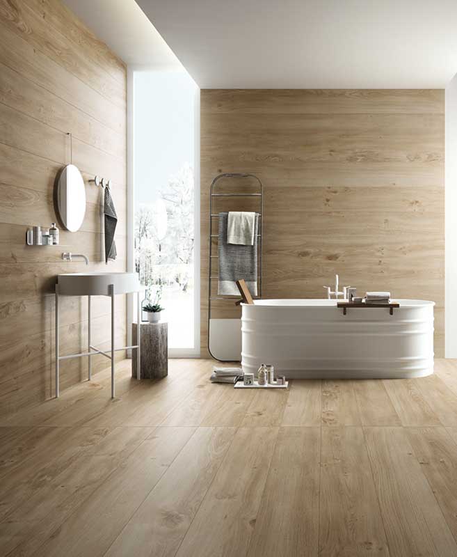Płytki drewnopodobne wprowadzają do wnętrza spokój i harmonię – klimat wellness w łazience