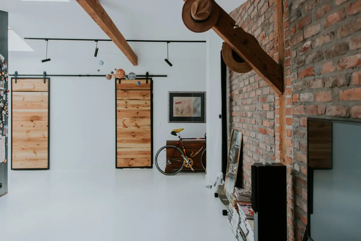 Poznański loft w kamienicy zbudowanej pod koniec XIX wieku  | Proj: Szalbierz Design