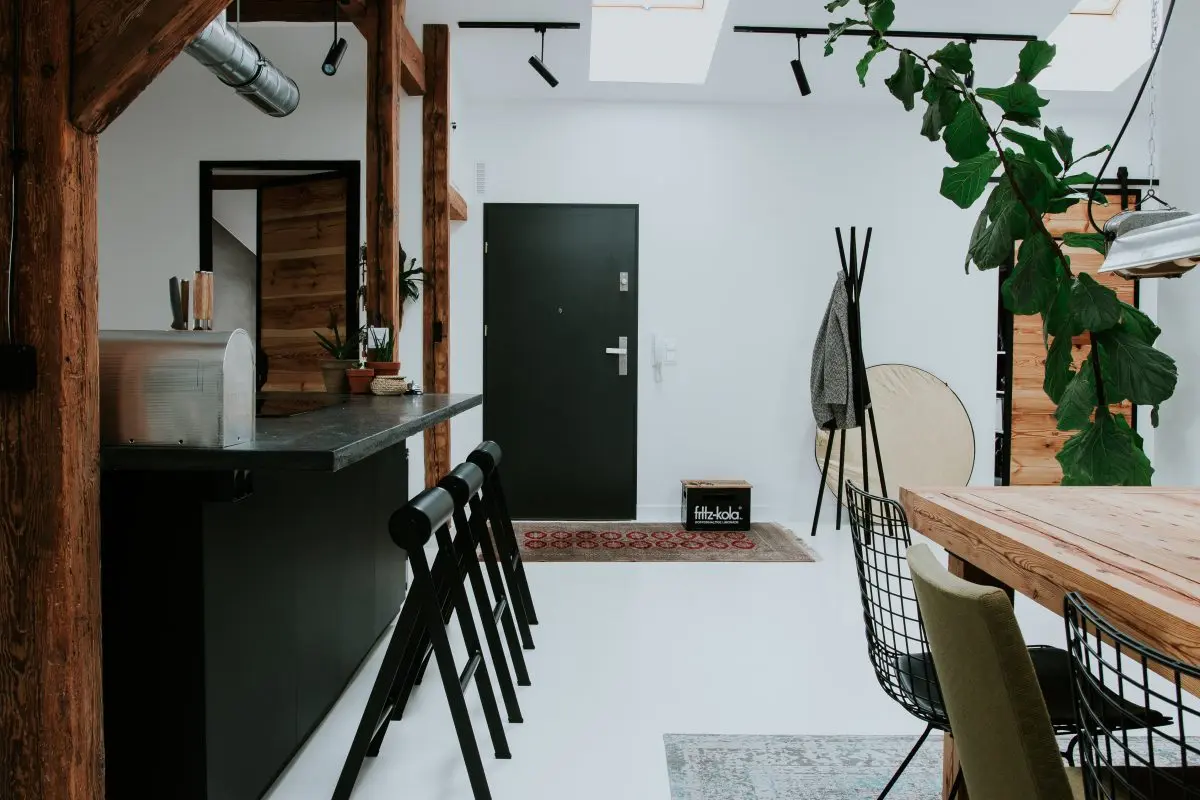 Poznański loft w kamienicy zbudowanej pod koniec XIX wieku  | Proj: Szalbierz Design