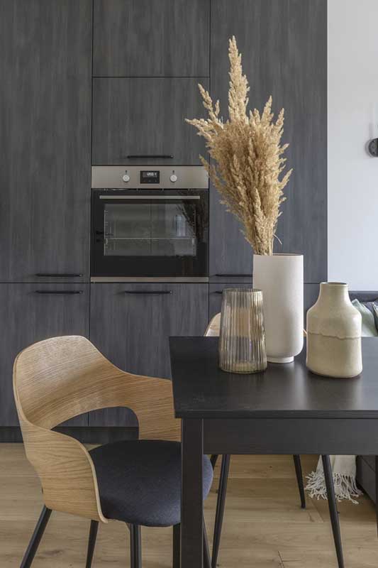 Suszone rośliny nie tracą na popularności. | Projekt i realizacja: Pracownia Architektury Wnętrz Decoroom; Zdjęcia: Pion Poziom fotografia wnętrz