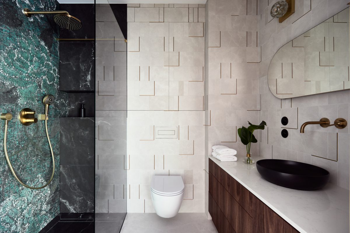 Łazienka z wykorzystaniem tapet Wall & Deco | proj. Architekt Anna Jurasz Stellar Studio