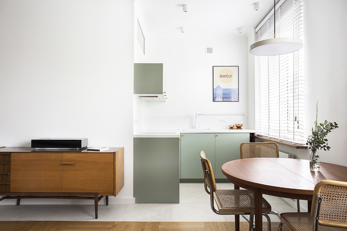 Zielona kuchnia w stylu eklektycznym | proj. Schudy Studio