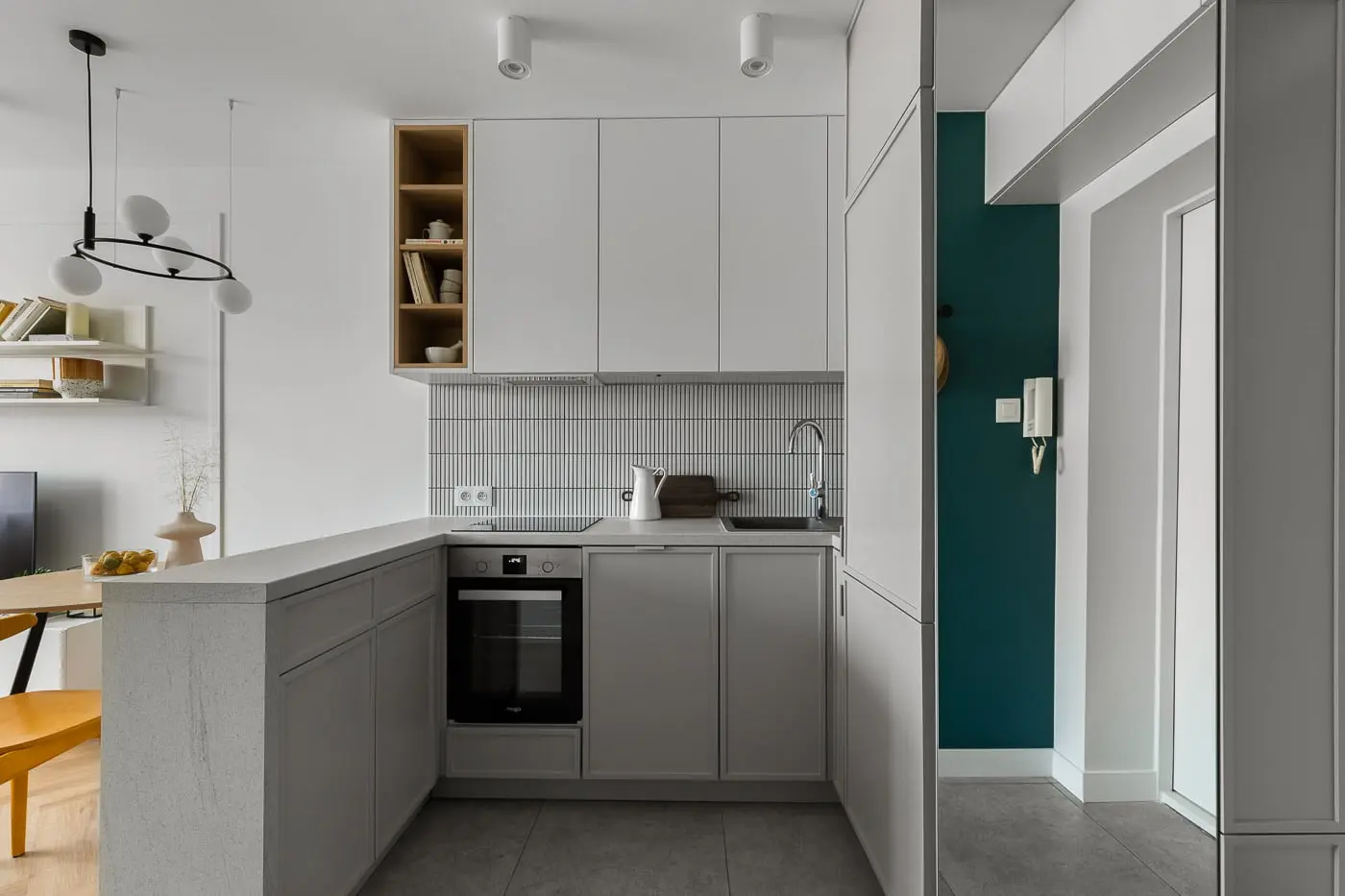 Piotr Skorupa  Scope Interior Design. Zdjęcia  Paweł Biedrzycki z pracowni Kąty Proste.