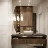 Łazienka z dużym lustrem