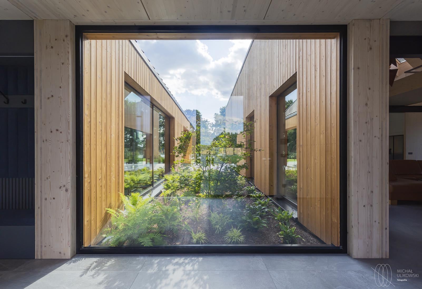 DOM NAD JEZIOREM | PROJ: YO HOME DESIGN PROJEKTOWANIE WNĘTRZ