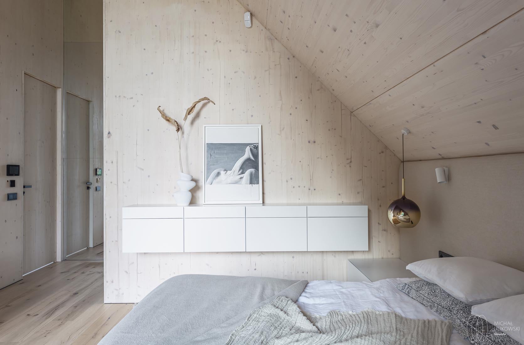 DOM NAD JEZIOREM | PROJ: YO HOME DESIGN PROJEKTOWANIE WNĘTRZ