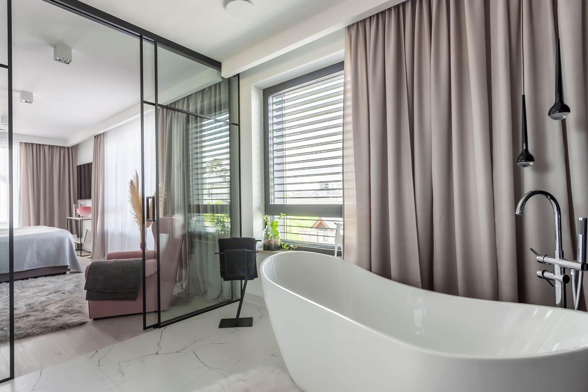 DESIGN: BEATA ALBRECHT AJOT