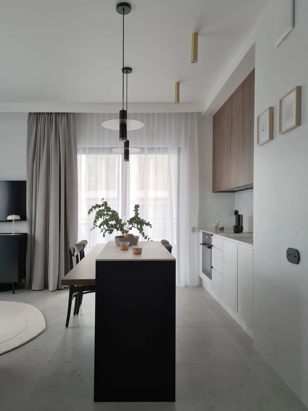 Design: RYZY STUDIO
