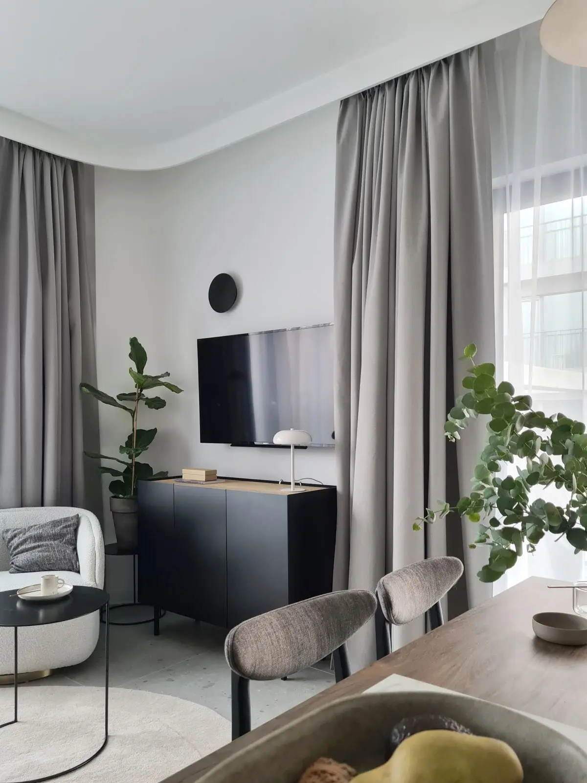Design: RYZY STUDIO