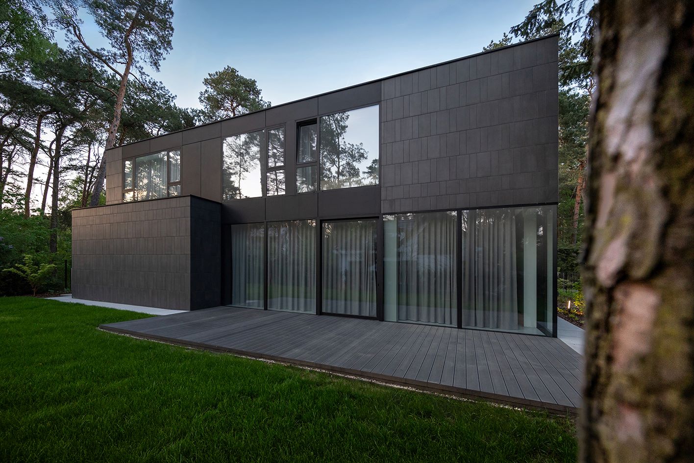 DOM NA ORZECHOWEJ w Józefowie | PAWEL LIS ARCHITEKCI