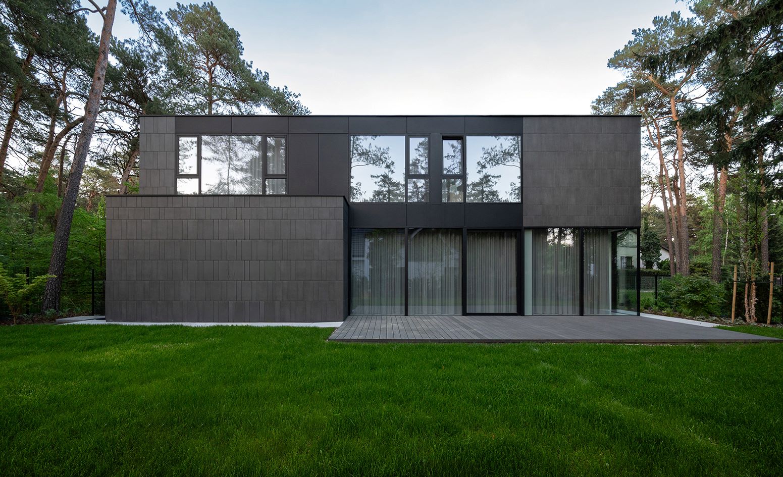 DOM NA ORZECHOWEJ w Józefowie | PAWEL LIS ARCHITEKCI